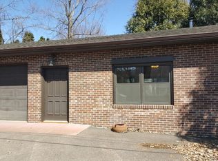 2317 Huntington Point Rd W, Wayzata, MN 55391