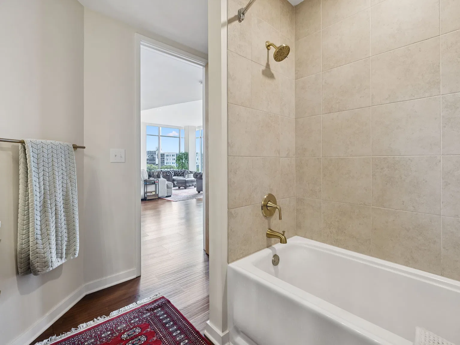 2 bed, 1268 sqft, $5,150 — Photo 4