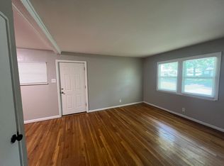 127 Ben Nevis Rd, Saint Louis, MO 63137