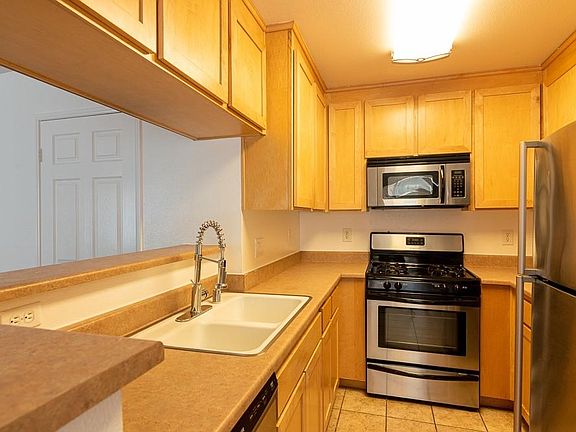 4th image of 3610 Motor Ave #4