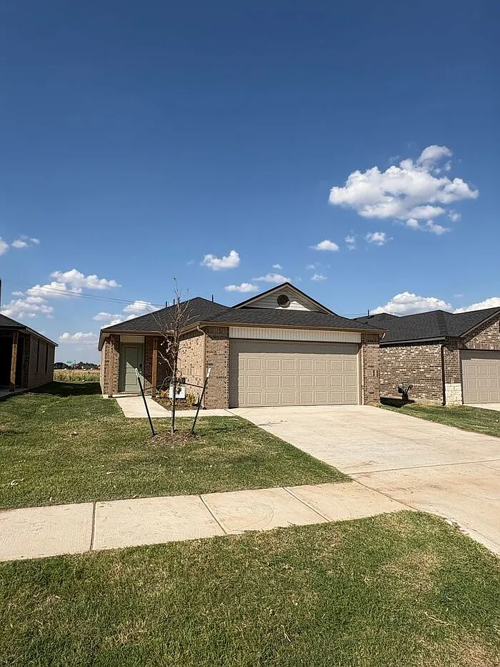 3 bed, 2.0 bath, 1402 sqft, $1,525 — Photo 2