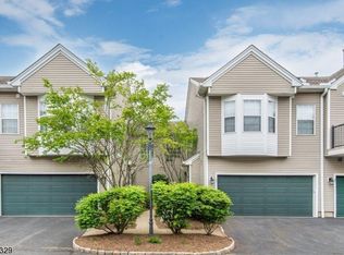 47 Four Oaks Rd, Bedminster, NJ 07921