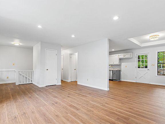 5th image of 1718 Teakwood Ln
