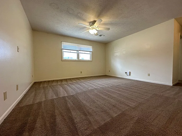 108 College Park Ct — Photo 18