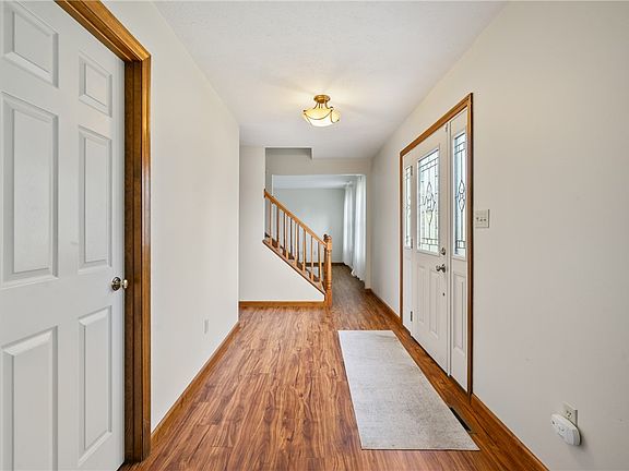 3rd image of 317 Yorktown Dr