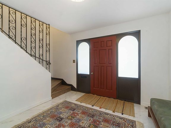 3rd image of 5478 Heathdale Ct