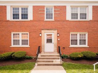 10538 S Walden Pkwy #2W, Chicago, IL 60643