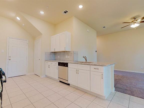 4th image of 2409 Ashwood Ln