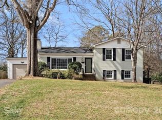 5736 Farmbrook Dr, Charlotte, NC 28210