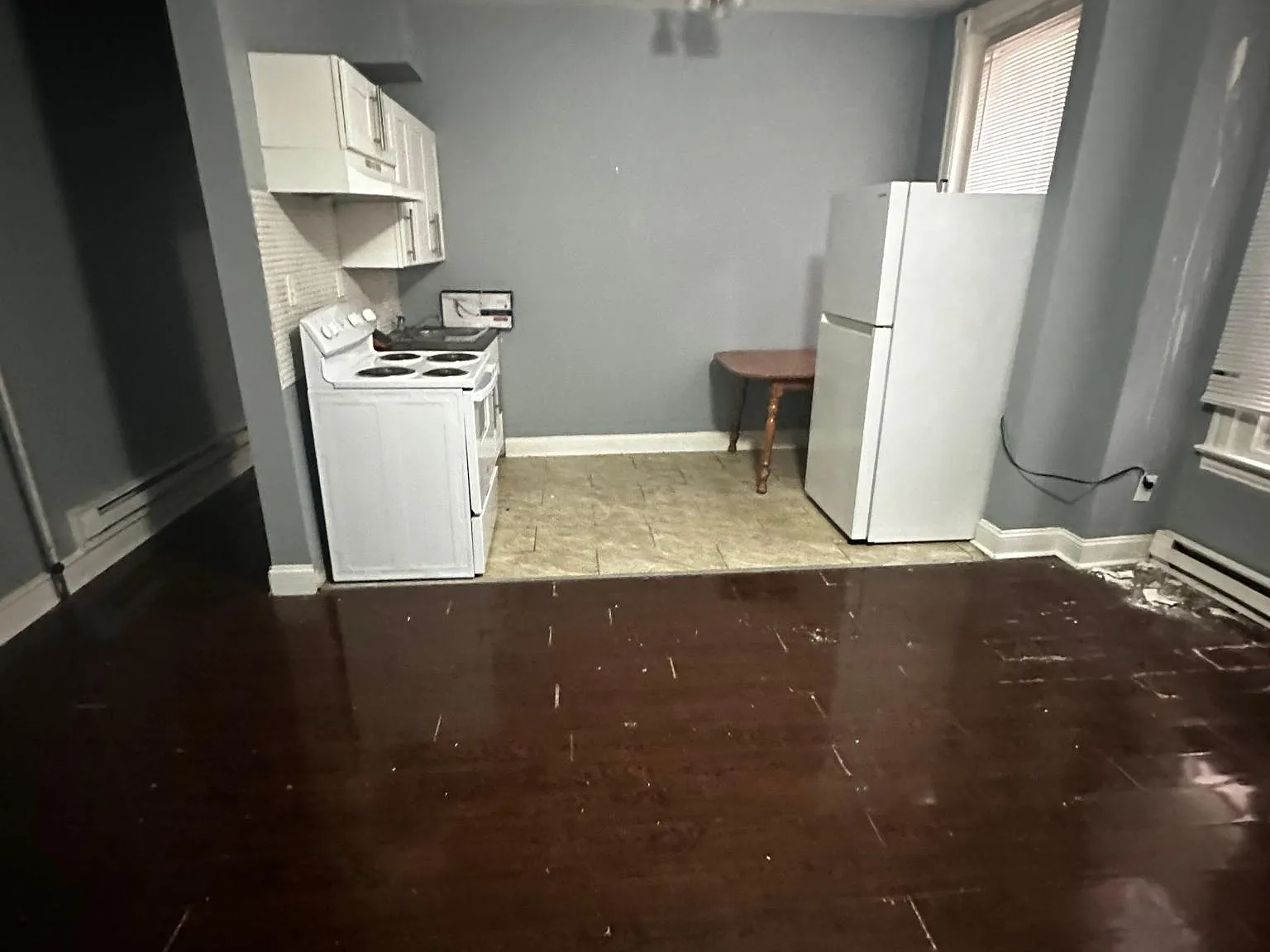 2 bed, $1,100 — Photo 3