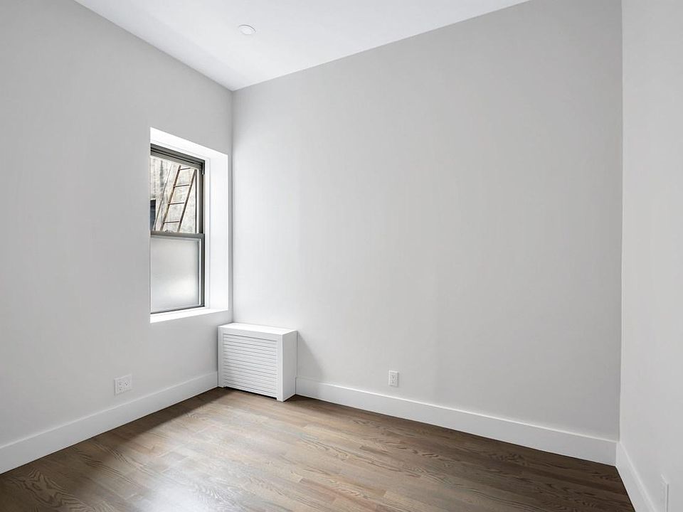 1st image of 14202 84th Dr #345