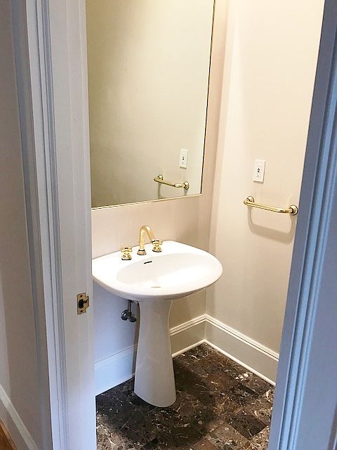 Powder room