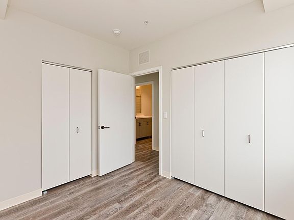 4th image of 6150 N Broadway St #1A
