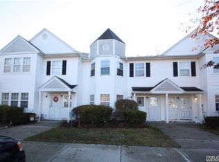36 Country View Ln #4, Middle Island, NY 11953