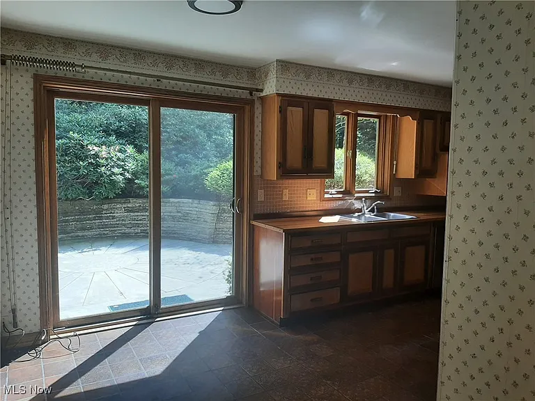 10613 Sherman Rd — Photo 20