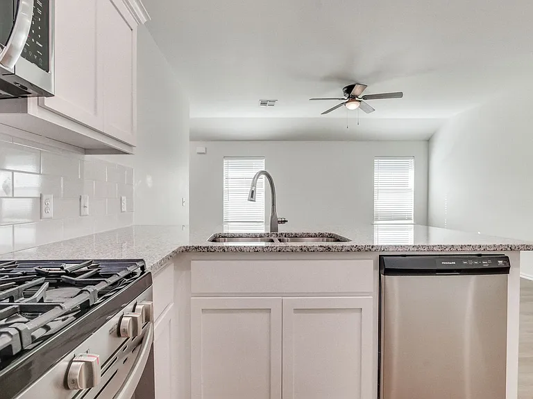 11505 Mackenzie Way — Photo 22