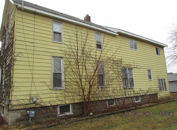 5th image of 903 W John St