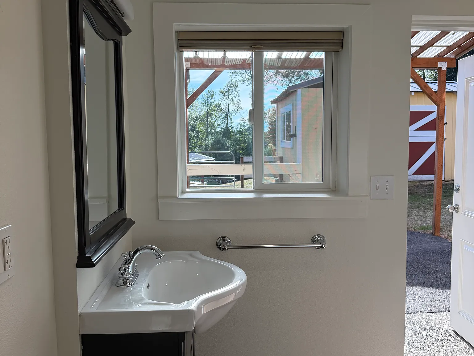 2 bed, 1000 sqft, $2,550 — Photo 4