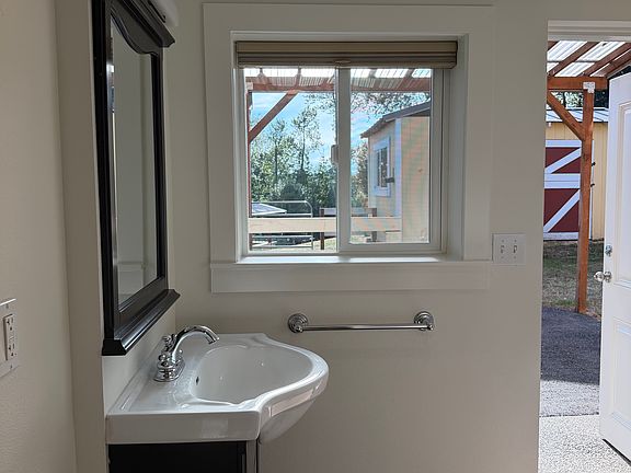 4th image of 9609 Beacon Ave S