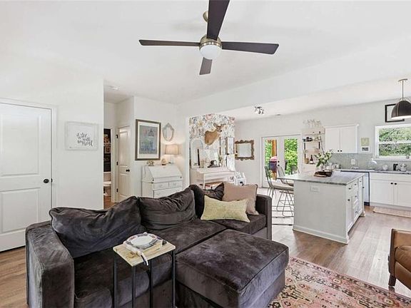 5th image of 120 Roper Ln