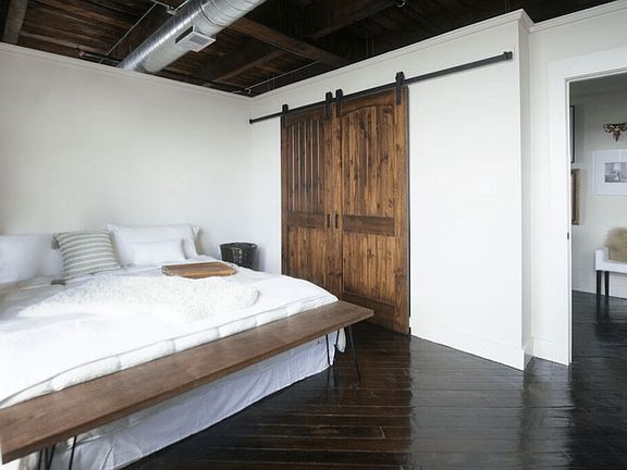5th image of 806 Sampson St #212