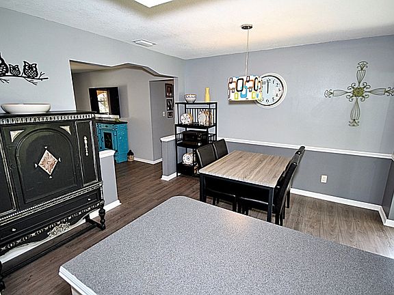 3rd image of 709 Falkirk Ave