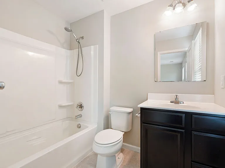 5626 Noble Ave — Photo 11