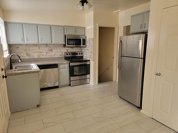 4th image of 3212 S Verdant Cir