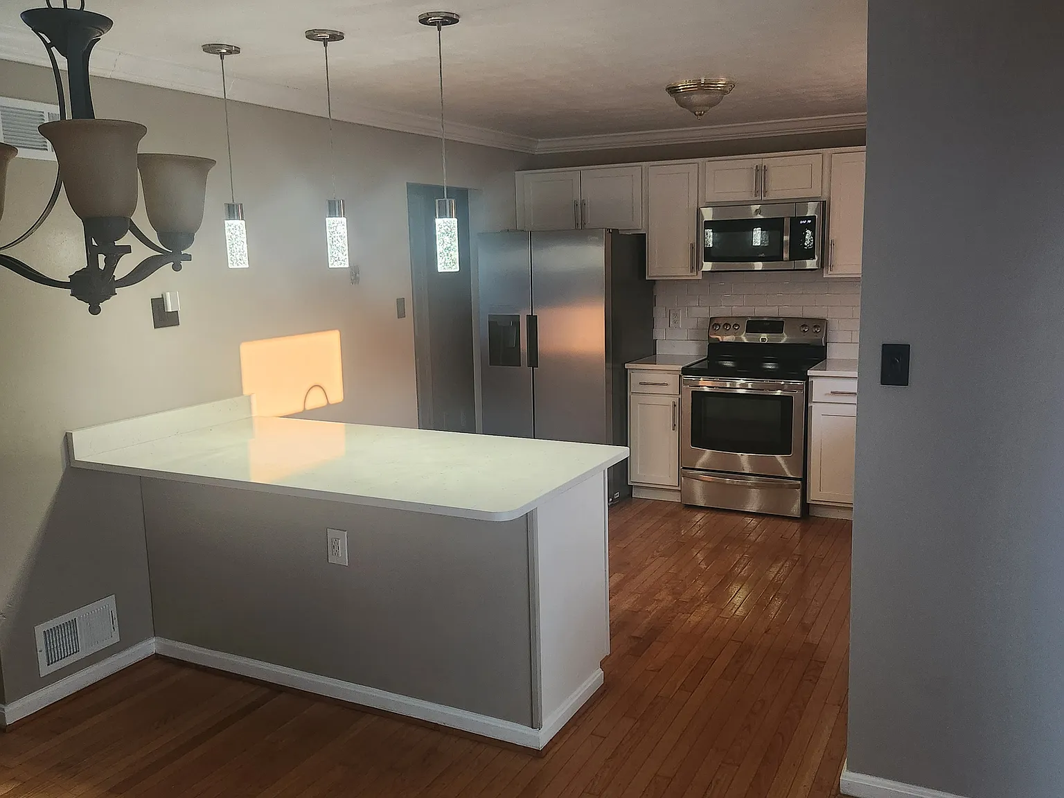 5 bed, 2246 sqft, $2,900 — Photo 4