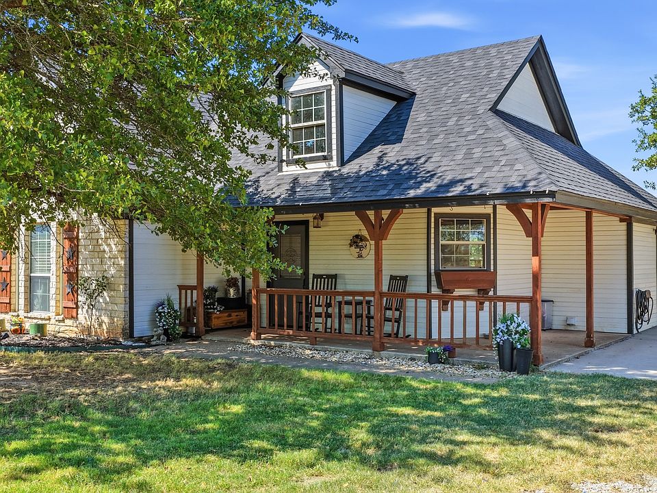 1st image of 1870 Ross Ln