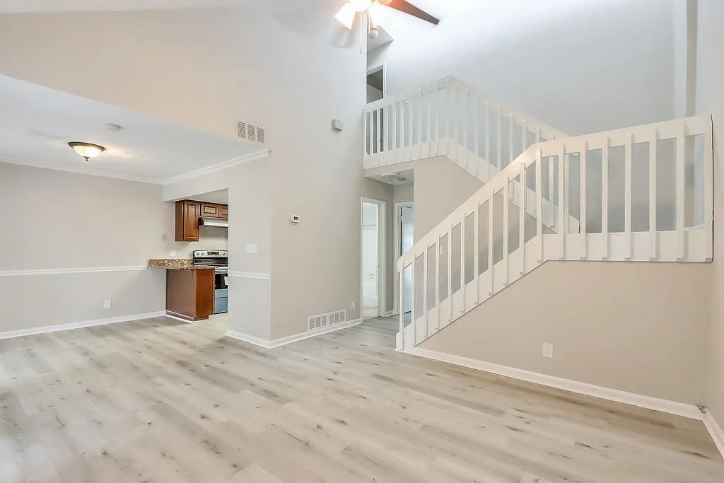 2 bed, 2.0 bath, 1241 sqft, $2,200 — Photo 4