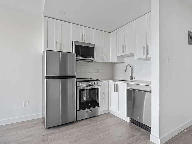 1202 Harwood St — Photo 16
