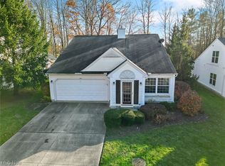 200 Kensington Ct, Aurora, OH 44202