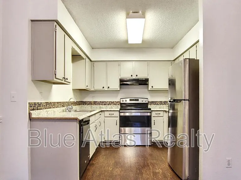 916 Hilltop Dr #B — Photo 6