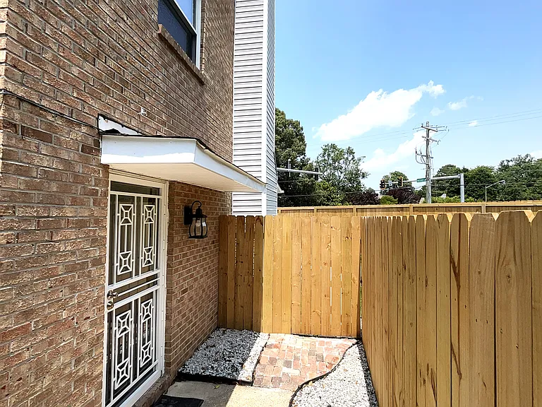 874 Jamestown Landing Rd — Photo 6