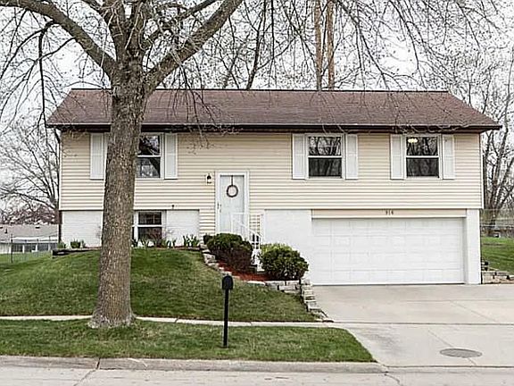 2nd image of 916 Harvest Dr NW