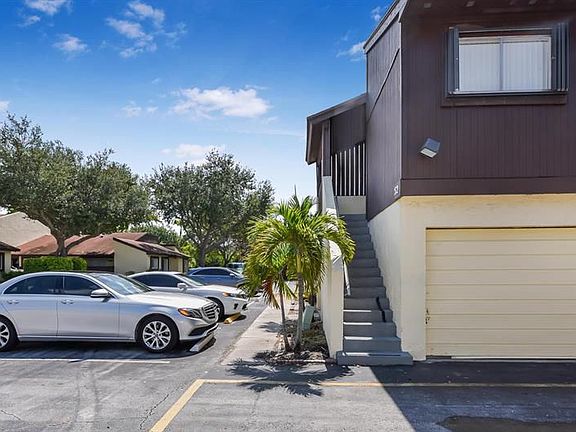2nd image of 5284 Bosque Ln APT 52