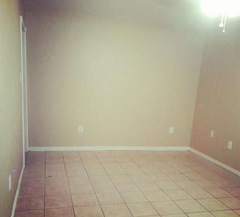 3rd image of 8530 Hayne Blvd