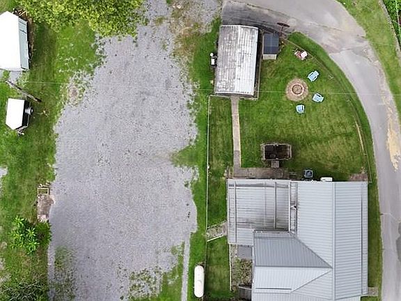3rd image of 2431 Miracle Mountain Rd