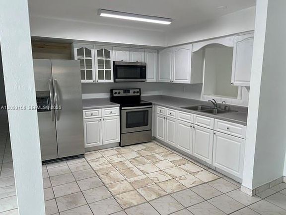 3rd image of 1546 W 77th St