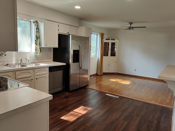 3rd image of 73 Savern Pl