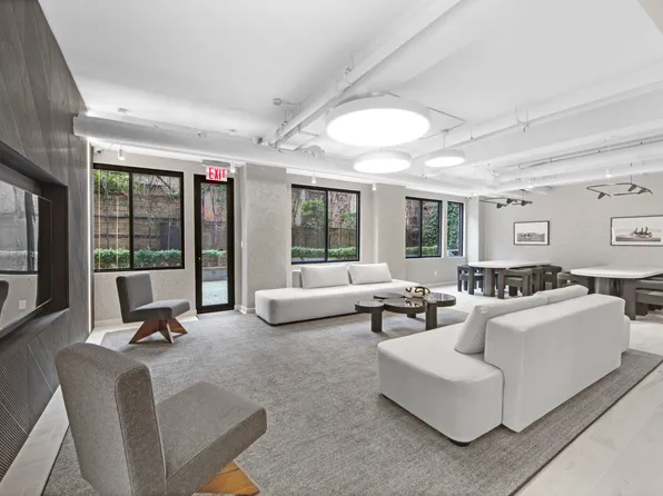 340 East 51st Street image 11 of 11