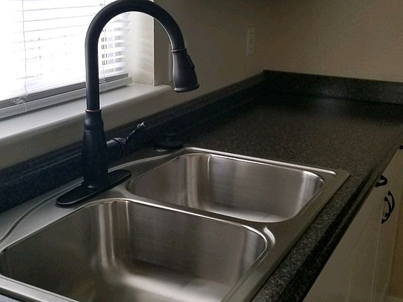 4th image of 3020 N Treaty Rock Blvd