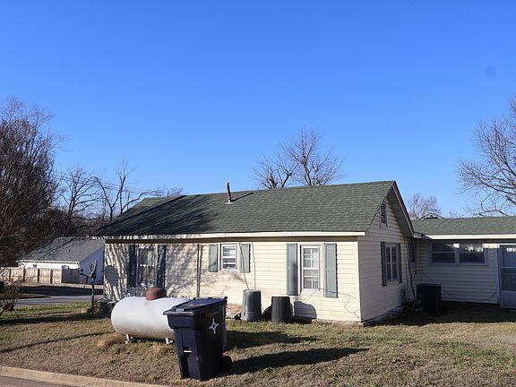 3rd image of 620 S Arkansas Street
