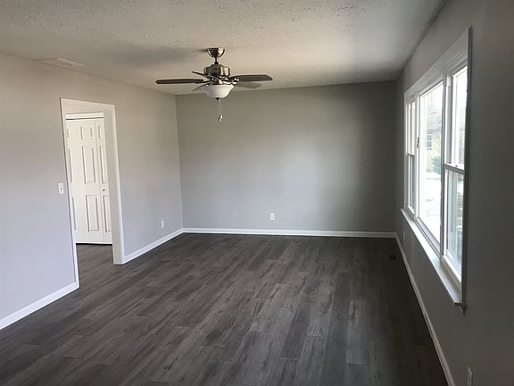 3rd image of 6208 Jeff Ct