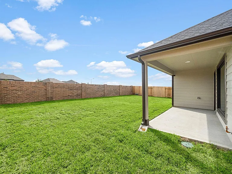 3327 Tilley Dr — Photo 33