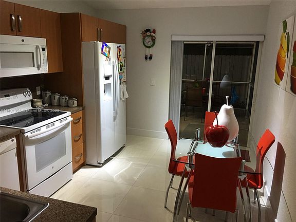 5th image of 18392 NW 76th Pl #2203