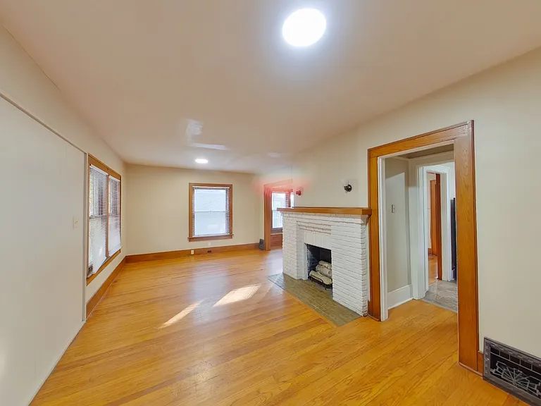 207 S Erie Ave — Photo 4