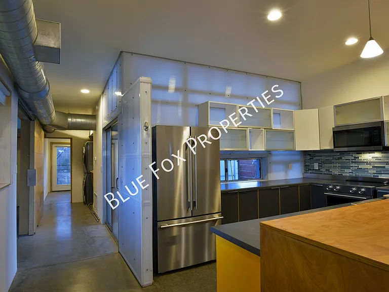 1150 E 15th St — Photo 13