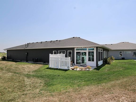 5th image of 753 Justus Ave